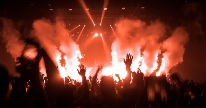 muzyczna-podr-----w-rytmie-neila-diamonda--film-z--auto-1831